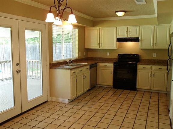 3rd image of 1733 Dorfspring Dr