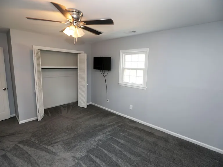 3710 NE Winkfield Pl — Photo 11