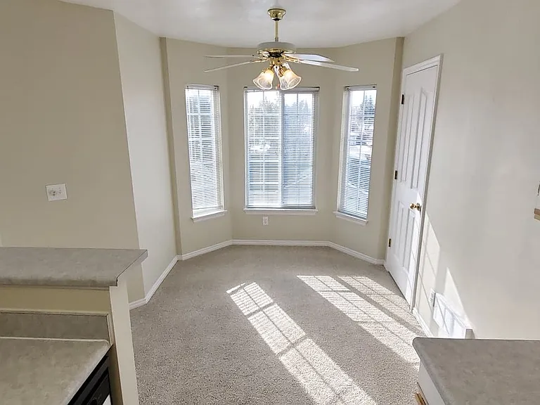 Parkwood Pointe Apartments — Photo 91