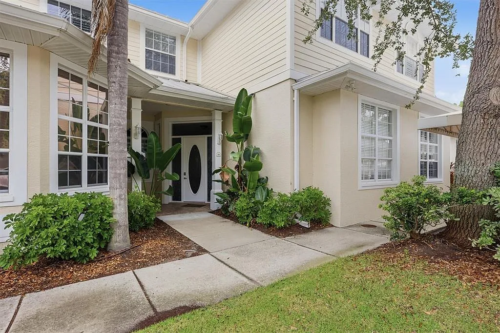 3 bed, 3.5 bath, 3046 sqft, $6,975 — Photo 1