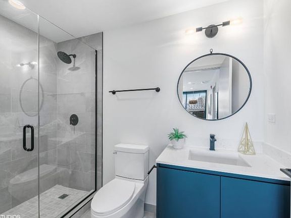 5th image of 521 W Arlington Pl #802
