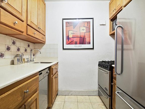 5th image of 1175 York Ave APT 2J
