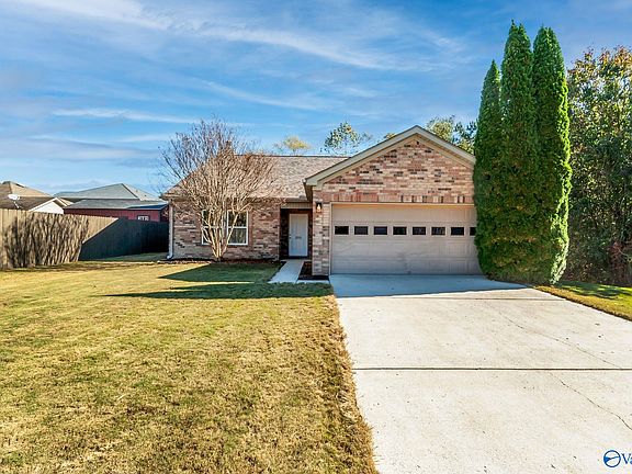 5th image of 200 Laramie Cir NW