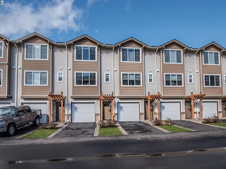 10539 NE Cedar Falls Loop — Photo 3