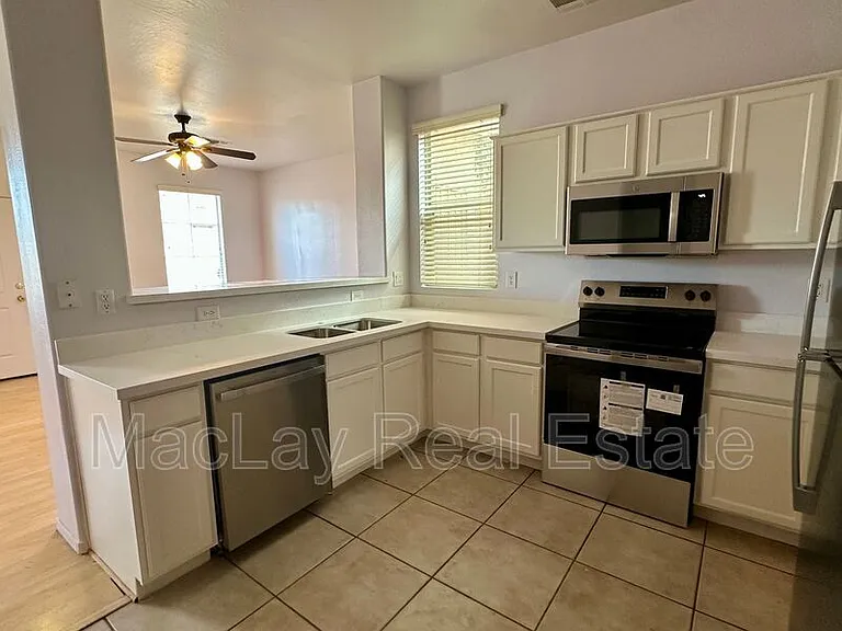 5216 W Albeniz Pl — Photo 14