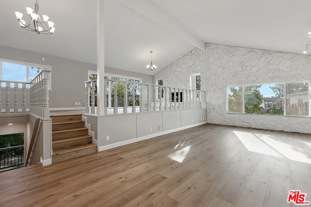 6 bed, 4.0 bath, 3000 sqft, $7,995 — Photo 2