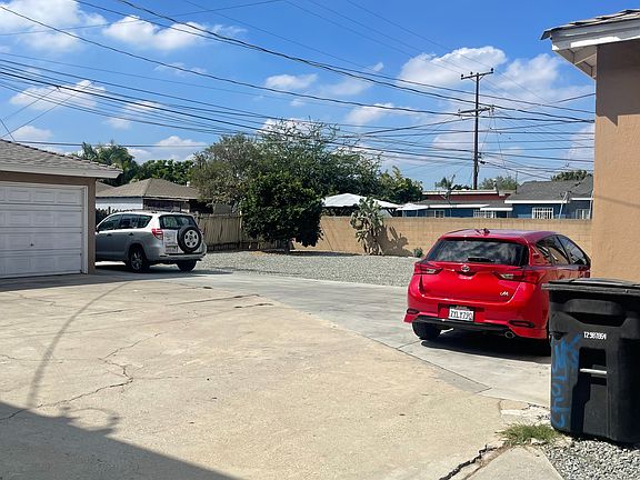 5th image of 3642 E 54th St