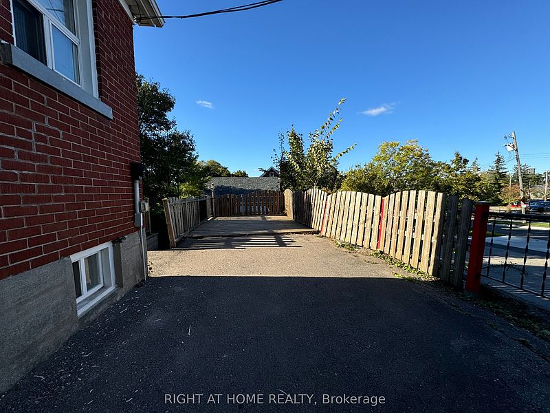 Kitchener House for rent - 1 Bedroom — photo 18