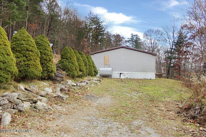 5th image of 239 River Road