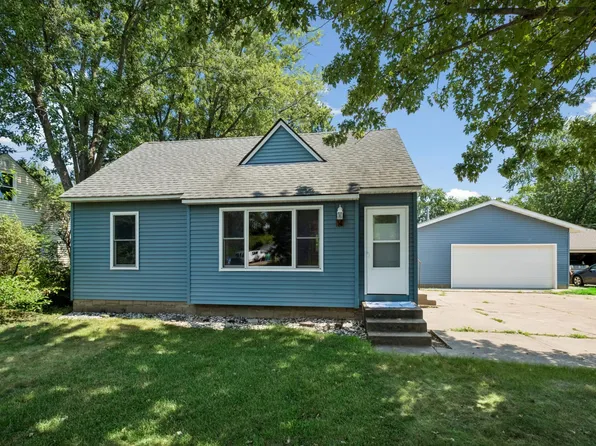 14 Pine Dr, Circle Pines, MN 55014