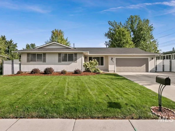 9034 W Oakmont Ct, Boise, ID 83704