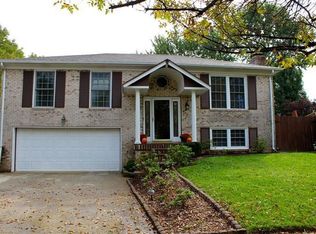 1360 Canonero Dr, Lexington, KY 40517