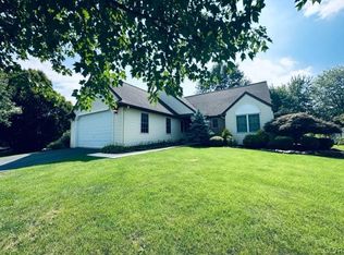 24 Waxwood Rd, Shoemakersville, PA 19555