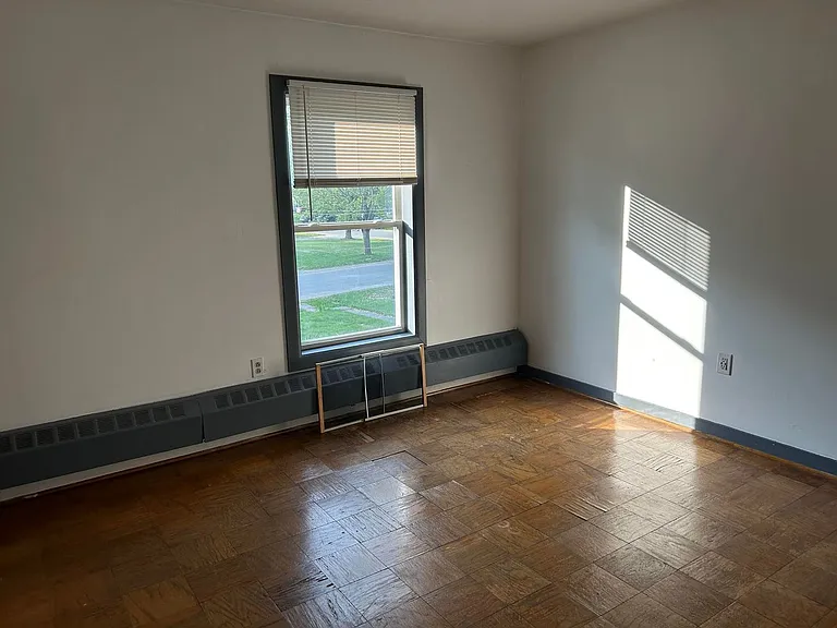 86 Langley St — Photo 11
