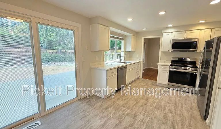 8067 Daniel Pl NW — Photo 15