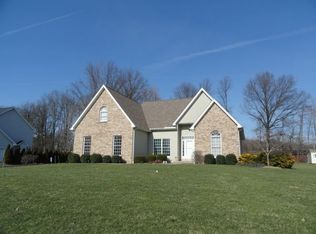 1990 Lori Ln, West Middlesex, PA 16148