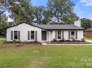 9006 Trailhead Ct, Charlotte, NC 28227