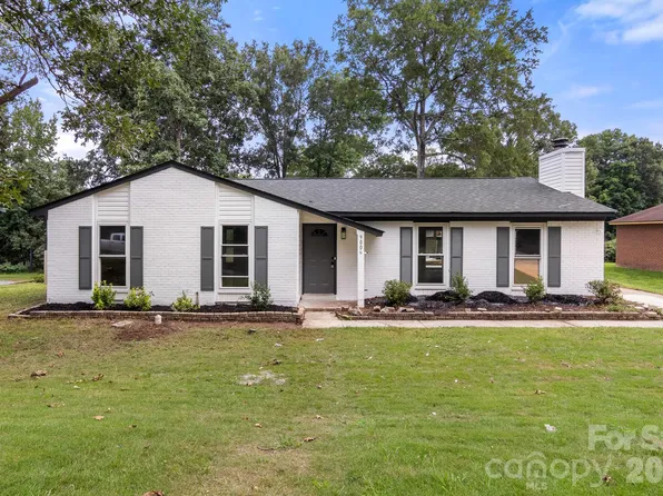 9006 Trailhead Ct, Charlotte, NC 28227
