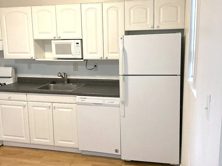 3401 Forbes Ave #403 — Photo 2