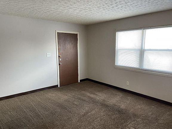 3rd image of 2747 E 6th Ave APT B