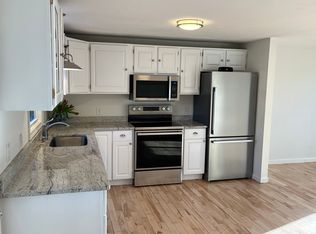 25 Glen Rd, Hampton, NH 03842