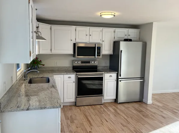 25 Glen Rd, Hampton, NH 03842