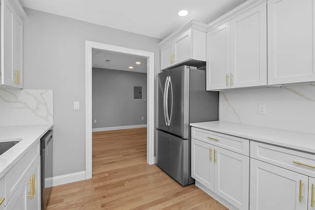 2 bed, 2.0 bath, 1104 sqft, $3,000 — Photo 4