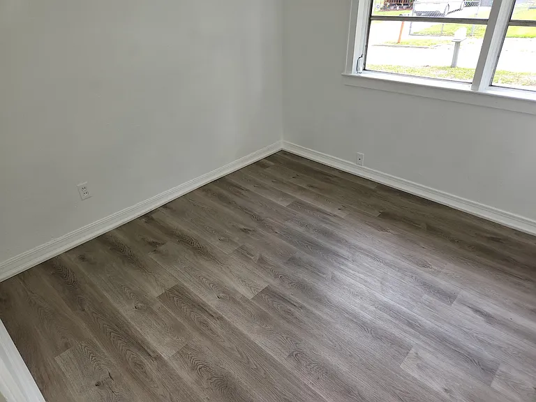 1704 Gillis St — Photo 10