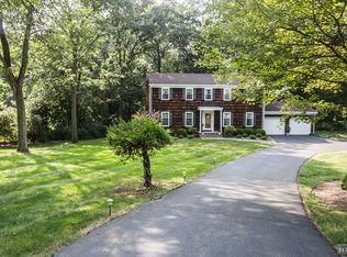 84 Huff Ter, Upper Saddle River, NJ 07458