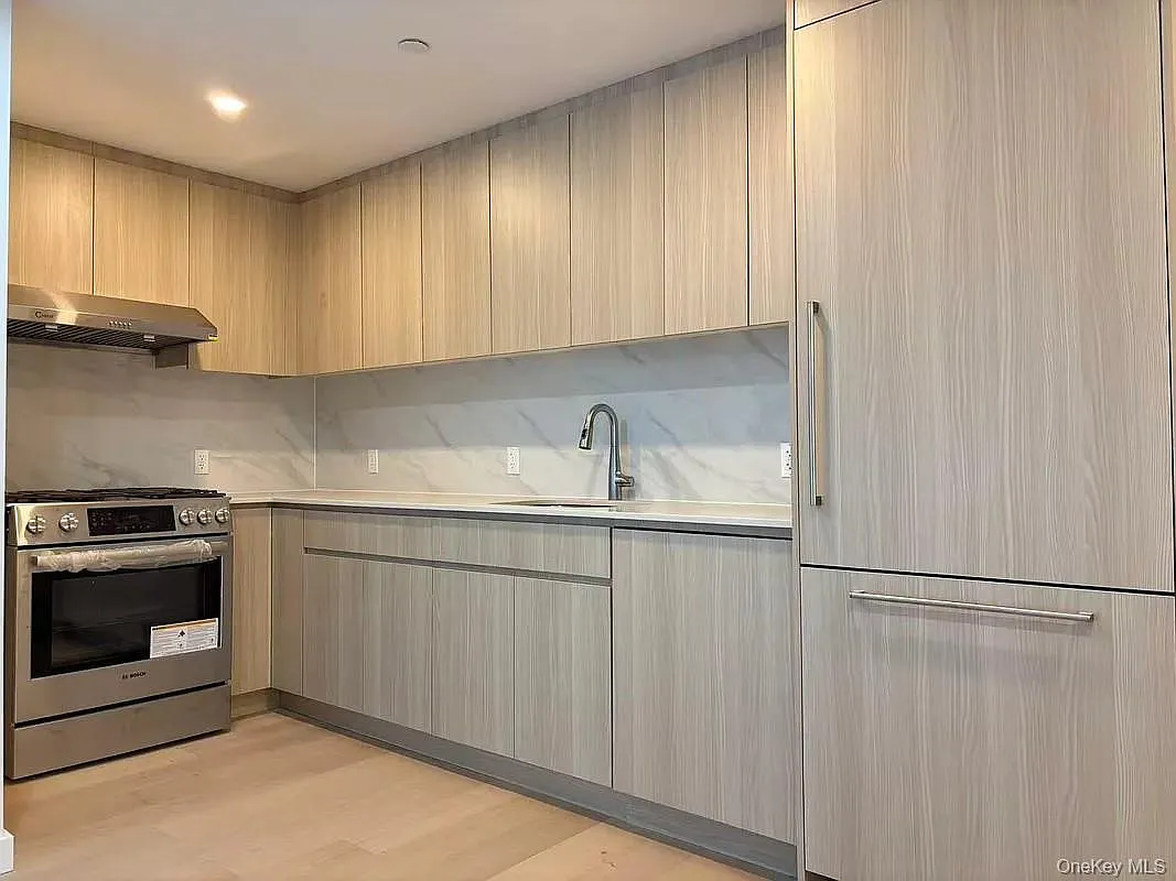2 bed, 2.0 bath, 773 sqft, $4,075 — Photo 3