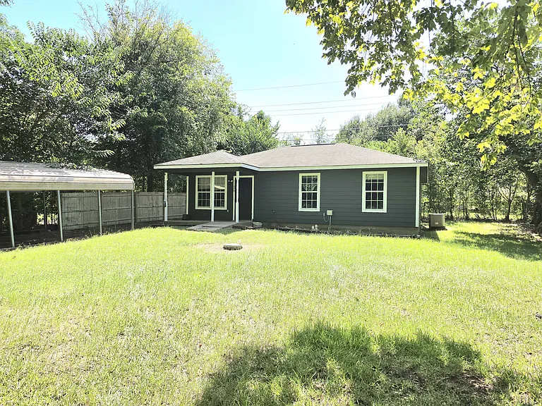 11098 Hillside Dr — Photo 3