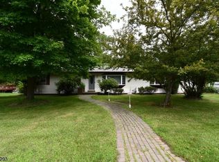 24 Alan Ln, Mine Hill, NJ 07803