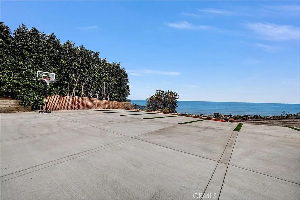 4 bed, 1800 sqft, $6,750 — Photo 4