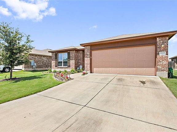 3rd image of 18721 Leigh Ln