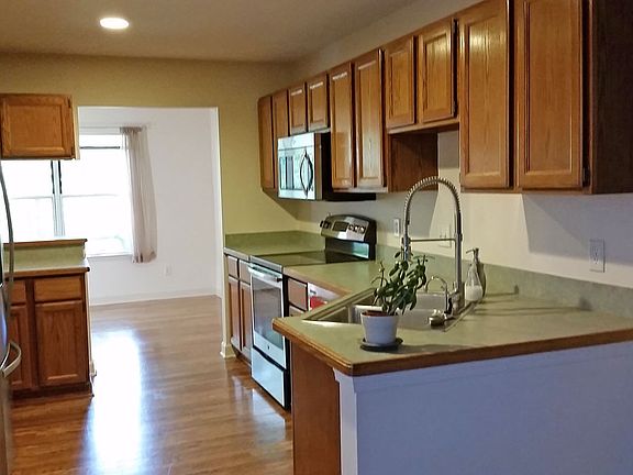 3rd image of 4441 Hillside Ct