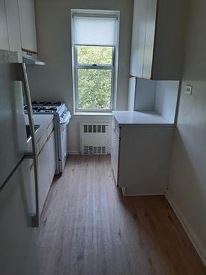 2nd image of 2525 W 2nd St APT 2H