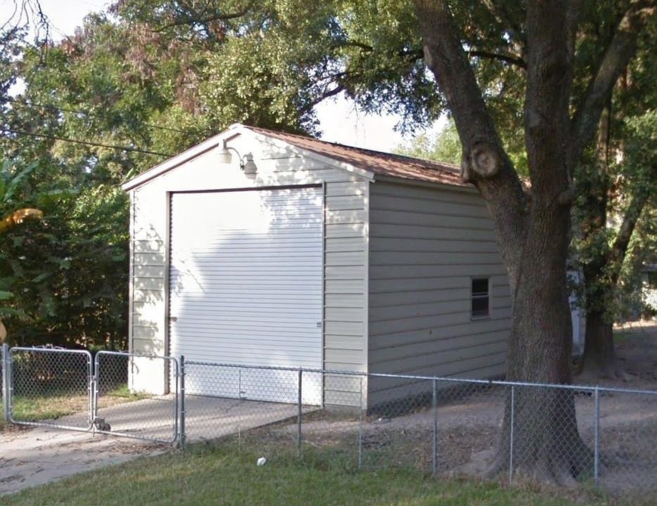 2nd image of 154 Gruss Dr