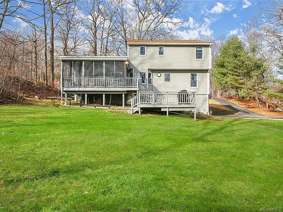 4th image of 28 Laura Ln