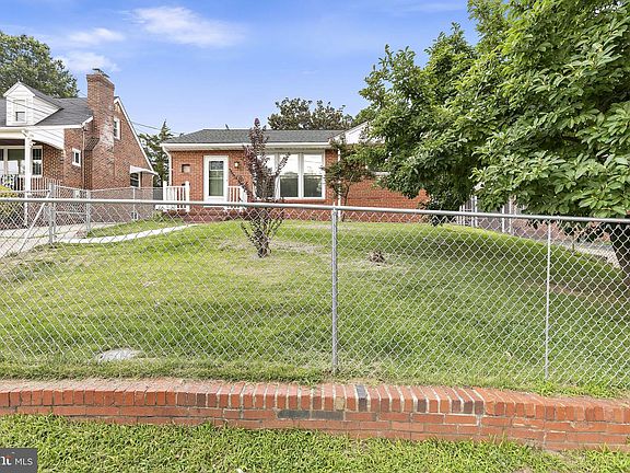 3rd image of 1510 Rosewick Ave
