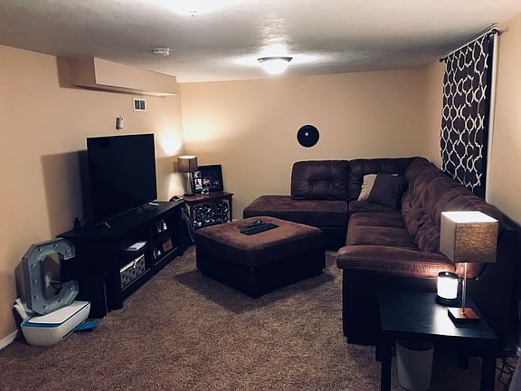 2nd image of 190 Sunset Dr