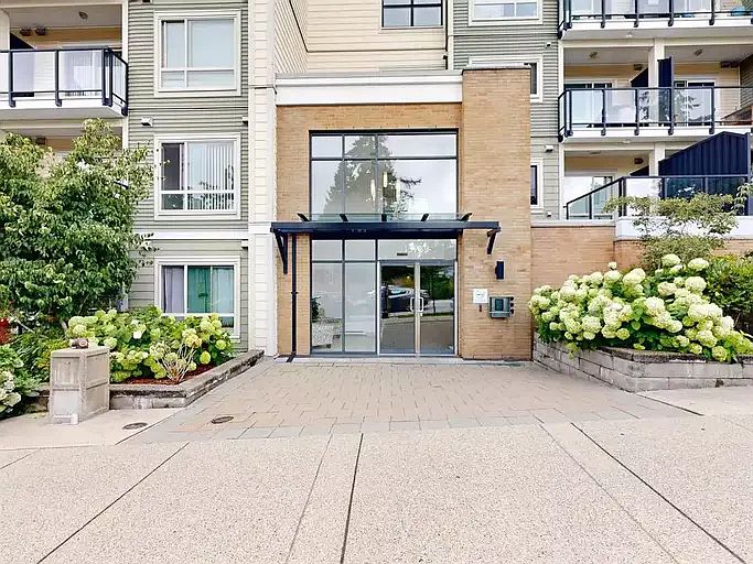 1st image of 13789 107a Ave #404