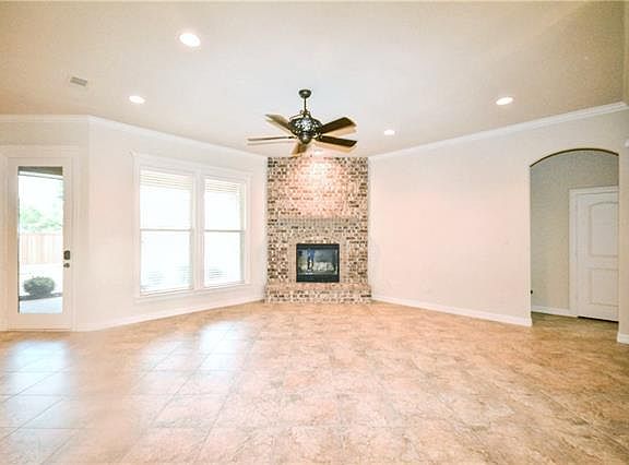 4th image of 210 Indigo Way
