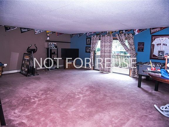 4th image of 39 Thurber St