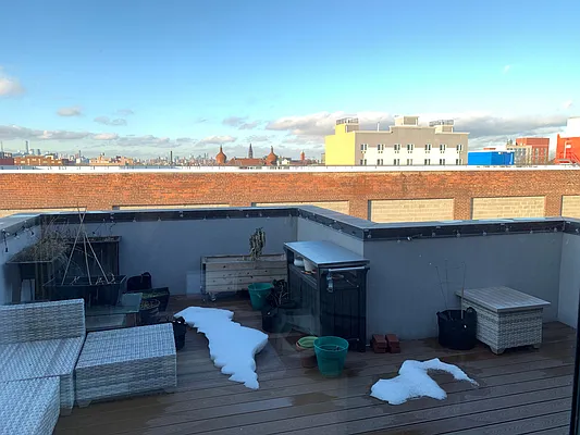 Rented by Skyline Group Real Estate | media 25