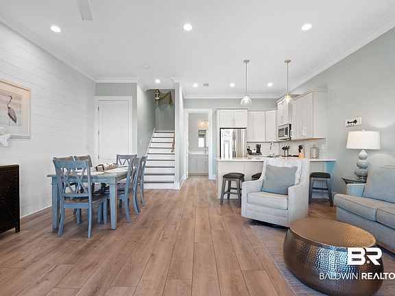 2nd image of 1592 W Beach Blvd #Q