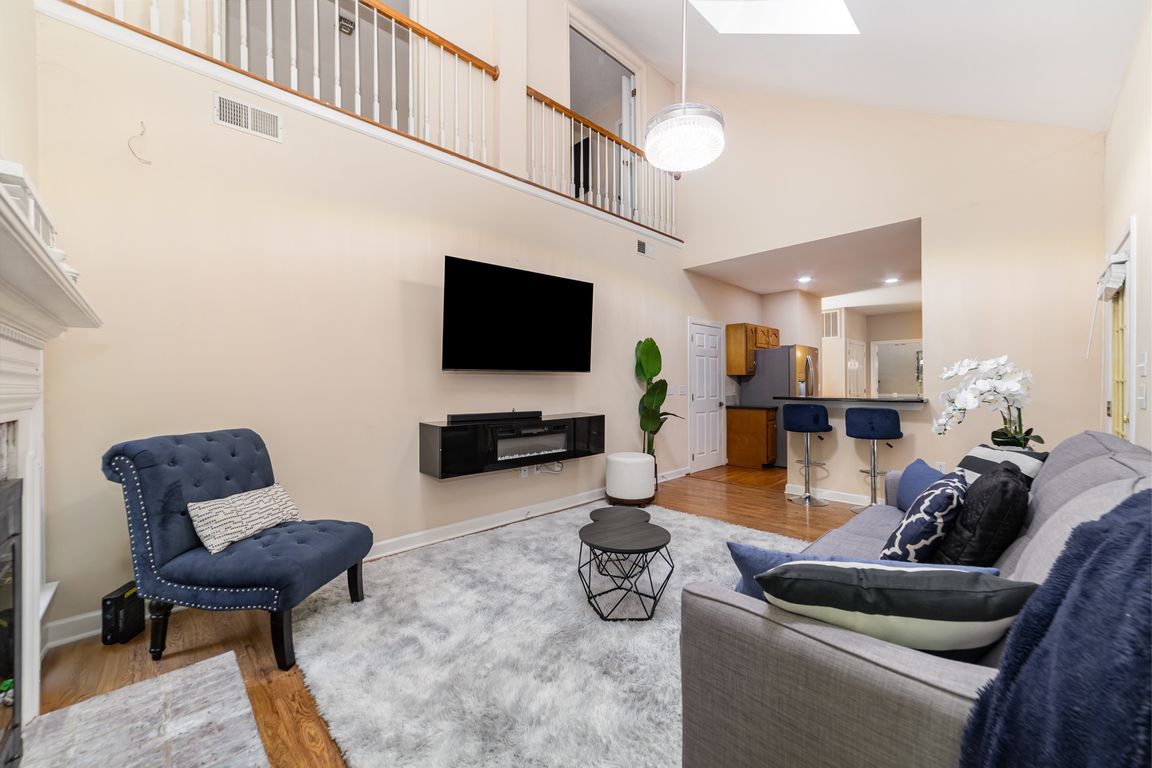 next background image