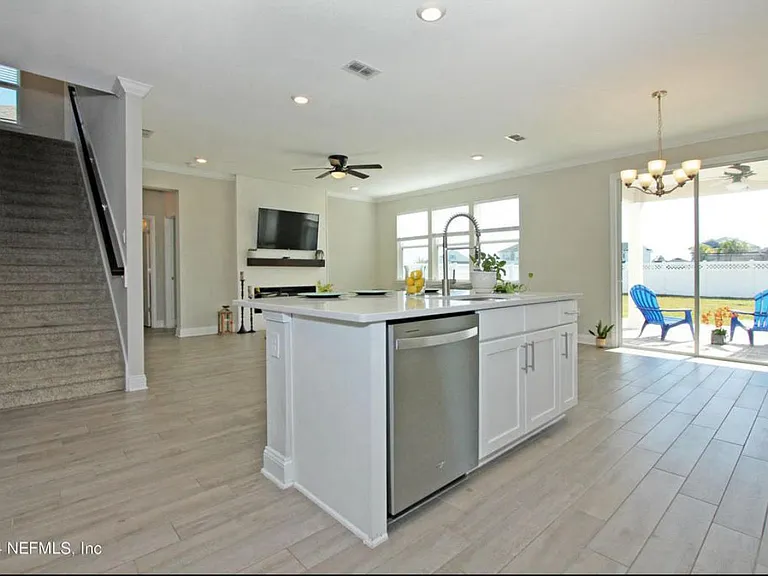 242 Silverleaf Village Dr — Photo 6