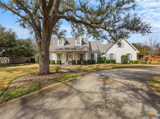 908 Salado Oaks Dr, Salado, TX 76571