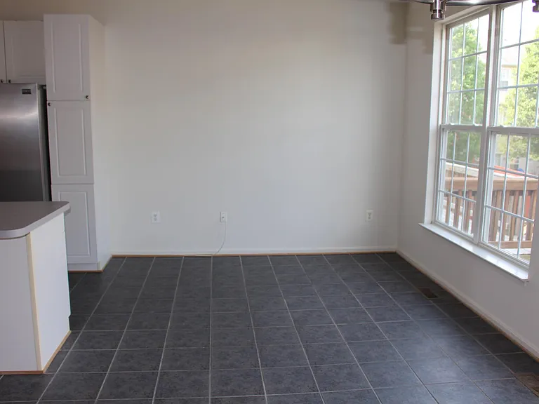 1941 Fieldstone Way — Photo 12