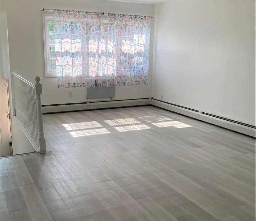 304 121st St College Pt, NY, 11356 Apartments for Rent Zillow